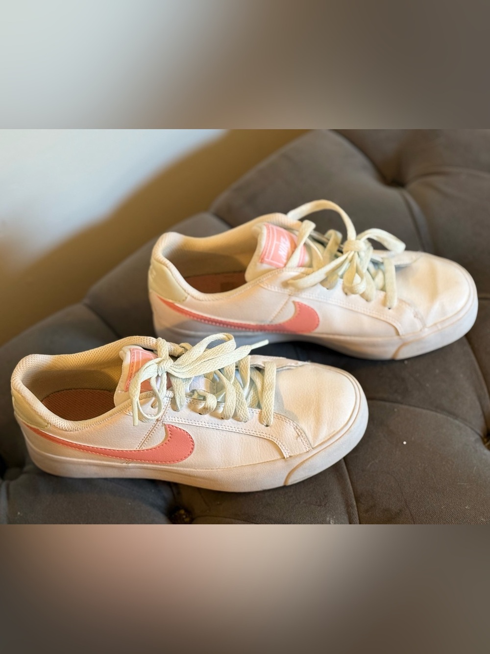 Nike Court Royale Size 7